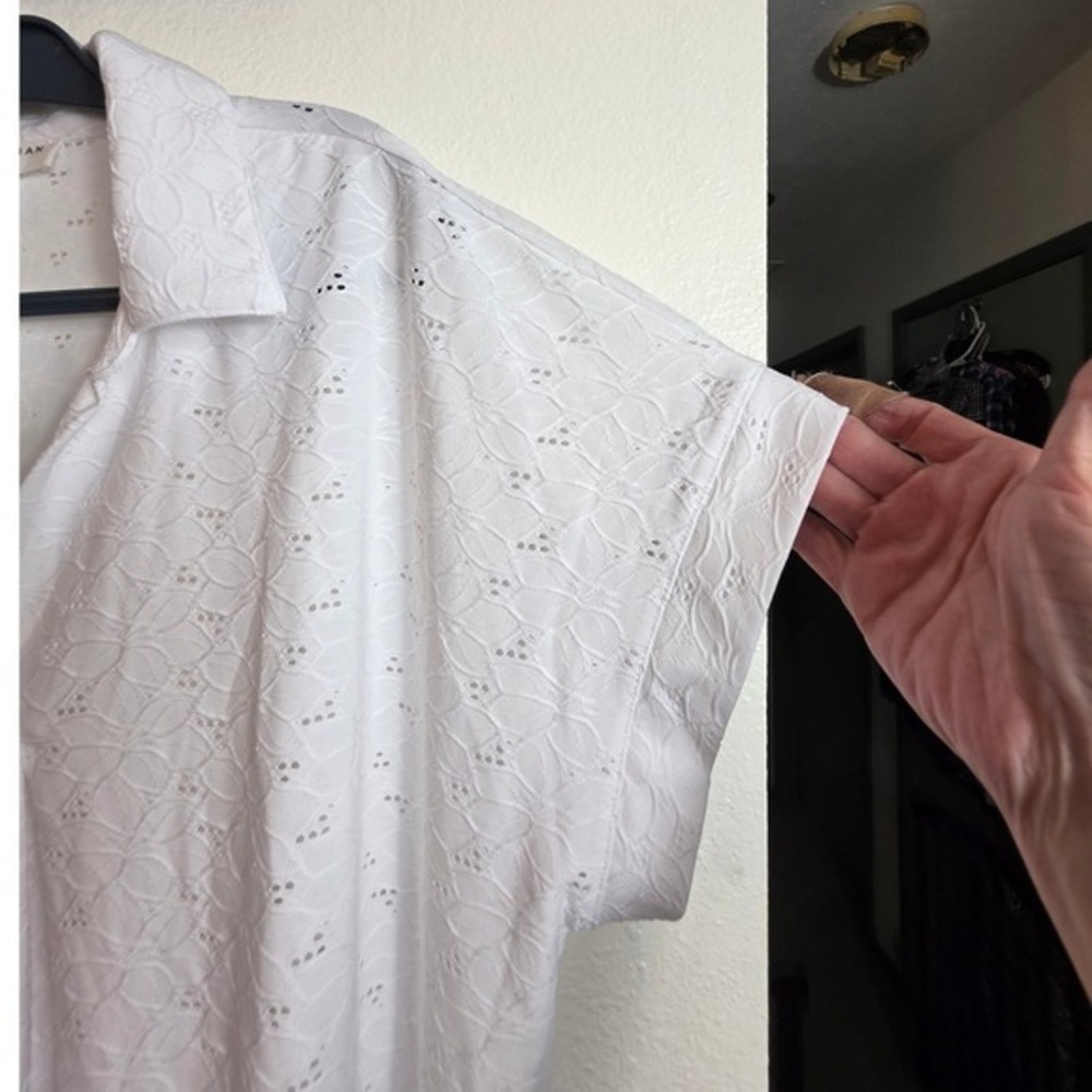 😍 Rio & Rian Polo Top Women 1X White Eyelet Floral V-Neck Short Sleeve New - Picture 10 of 13